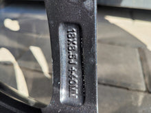 Laden Sie das Bild in den Galerie-Viewer, 1x Alufelge 18 Zoll 8.5&quot; 5x114.3 1044221-00-A Tesla 3 Rim Wheel