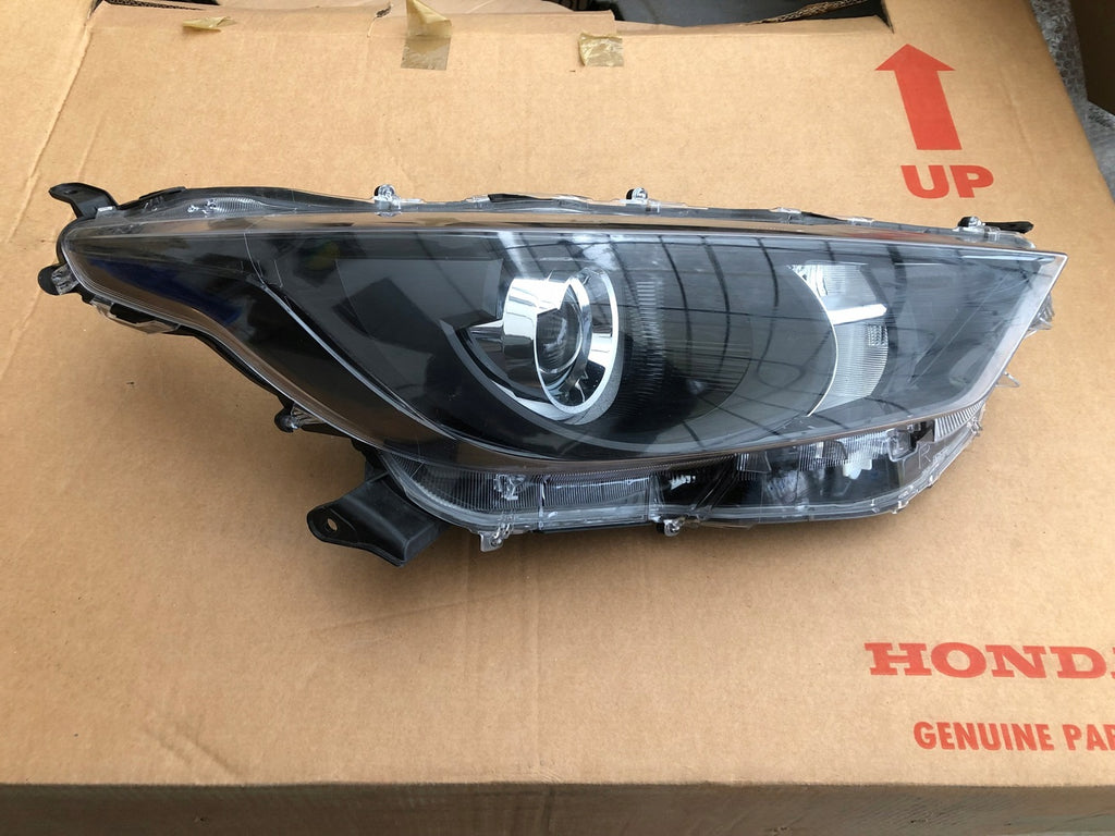 Frontscheinwerfer Toyota Yaris LED Rechts Scheinwerfer Headlight SCH4831679806uw