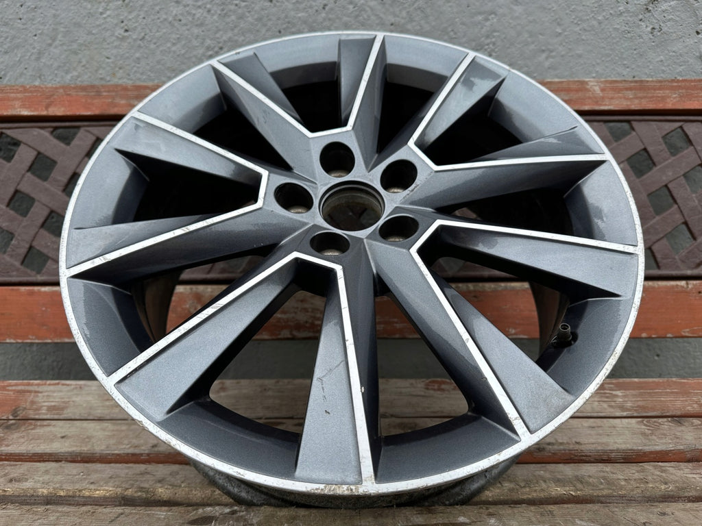 1x Alufelge 17 Zoll 7.0" 5x100 46ET Glanz Graphit 5JJ601025J Mg Fabia Rapid FEL2382911909ar