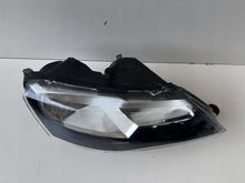 Laden Sie das Bild in den Galerie-Viewer, Frontscheinwerfer Skoda Rapid 5JB941018 Rechts Scheinwerfer Headlight SCH8889784032rl