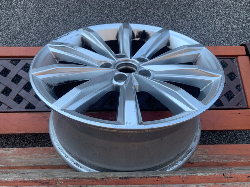 1x Alufelge 17 Zoll 7.0" 5x112 40ET Glanz Silber 3G0601025BP VW Passat B8