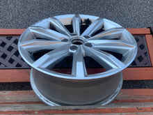 Load image into Gallery viewer, 1x Alufelge 17 Zoll 7.0&quot; 5x112 40ET Glanz Silber 3G0601025BP VW Passat B8