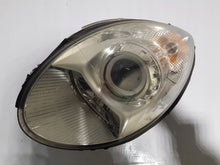 Laden Sie das Bild in den Galerie-Viewer, Frontscheinwerfer Mercedes-Benz W251 A2518202561 Links Scheinwerfer Headlight