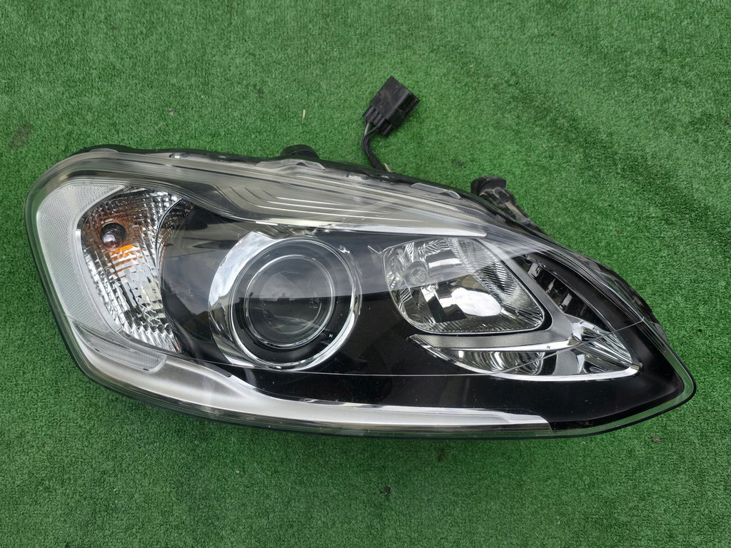 Frontscheinwerfer Volvo Xc60 31698809 Bi-Xenon Rechts Scheinwerfer Headlight SCH8326103619uc