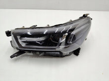 Laden Sie das Bild in den Galerie-Viewer, Frontscheinwerfer Toyota Hilux VIII Links Scheinwerfer Headlight SCH2048015696ar