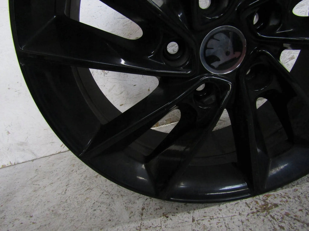 1x Alufelge 17 Zoll 6.5" 5x112 38ET 639657 Skoda Octavia Rim Wheel