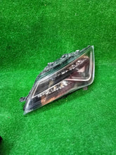 Laden Sie das Bild in den Galerie-Viewer, Frontscheinwerfer Seat Leon 90180839 5F1941007G Links Scheinwerfer Headlight SCH3155606340iv
