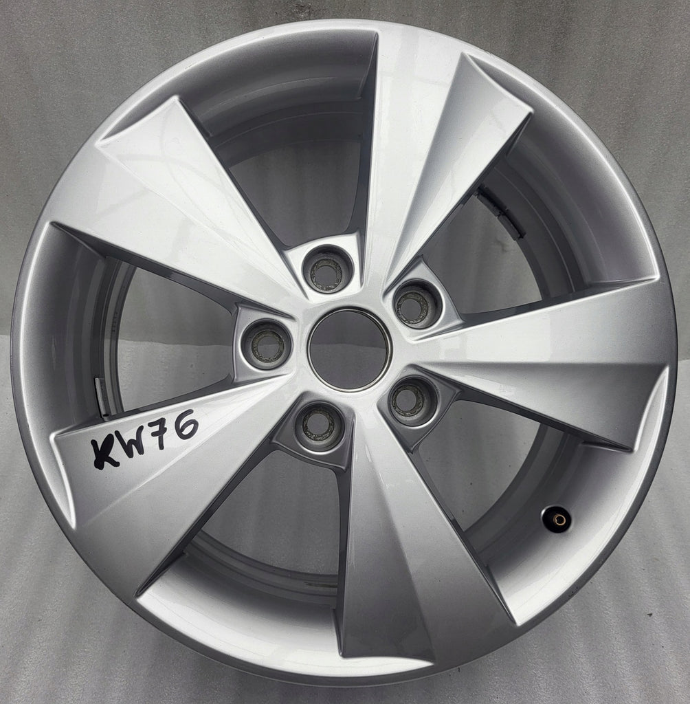 1x Alufelge 16 Zoll 6.5" 5x112 46ET 5E0601025C Skoda Superb III Octavia