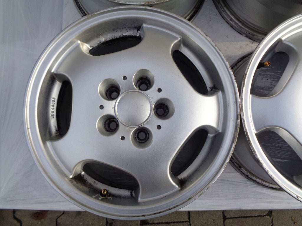 4x Alufelge 15 Zoll 7.0" 5x112 37ET Silber A2314010400 Mercedes-Benz Clk