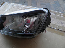 Laden Sie das Bild in den Galerie-Viewer, Frontscheinwerfer Skoda Yeti 5L1941015C Xenon Links Scheinwerfer Headlight SCH7818831741gp