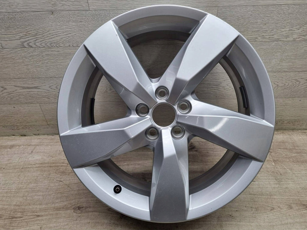 1x Alufelge 17 Zoll 6.5" 5x100 49ET Glanz Silber 2GM601025A VW T-Cross Rim Wheel FEL9454703305uw