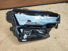 Load image into Gallery viewer, Frontscheinwerfer Skoda Karoq 57B941036 LED Rechts Scheinwerfer Headlight SCH1698935913rw
