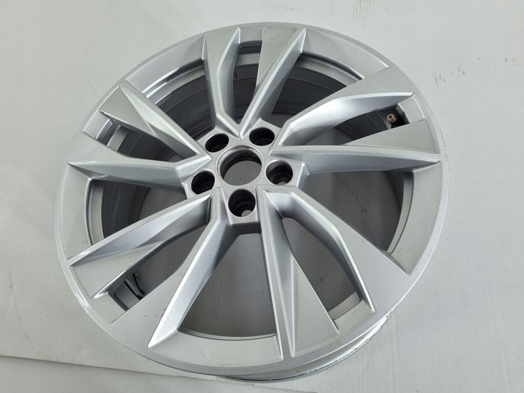 1x Alufelge 17 Zoll 6.5" 5x100 40ET Glanz Silber 657601025AK Skoda Scala Kamiq I FEL6471751590bh