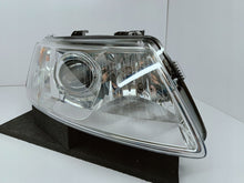 Laden Sie das Bild in den Galerie-Viewer, Frontscheinwerfer Saab 9-3 93 1LL008380-44 155818-00 Xenon Rechts oder Links