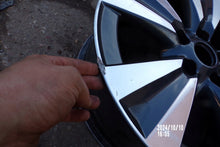 Laden Sie das Bild in den Galerie-Viewer, 1x Alufelge 17 Zoll 6.5" 5x114.3 45ET Glanz Graphit 5JX17 3NA3A Mg Pulsar FEL1249206534ip