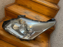 Laden Sie das Bild in den Galerie-Viewer, Frontscheinwerfer Toyota Avensis Links Scheinwerfer Headlight SCH7845330306rw