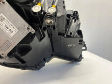 Laden Sie das Bild in den Galerie-Viewer, Frontscheinwerfer Skoda Karoq 57B941015D Links Scheinwerfer Headlight SCH3902566408bc