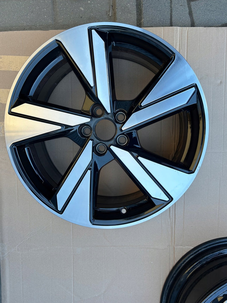 1x Alufelge 18 Zoll 7.0" 5x100 51ET Glanz Silber 6F0071498A Cupra Ibiza V FEL6134760268wm