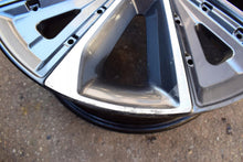 Load image into Gallery viewer, 1x Alufelge 17 Zoll 7.0&quot; 5x114.3 50ET Glanz Grau 52910-J2000 Kia Optima Mg