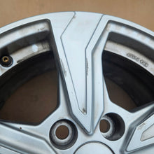 Laden Sie das Bild in den Galerie-Viewer, 1x Alufelge 16 Zoll 7.0" 5x108 44ET Glanz Silber Rim Wheel FEL2064109741wz