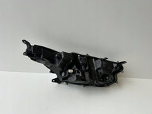 Laden Sie das Bild in den Galerie-Viewer, Frontscheinwerfer Toyota Yaris EUK0-8 Full LED Links Scheinwerfer Headlight SCH5040395383hh