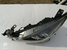 Load image into Gallery viewer, Frontscheinwerfer Mazda 3 Bm BHN3-51040 BHT6-51040 Xenon Links Headlight