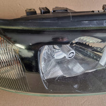 Laden Sie das Bild in den Galerie-Viewer, Frontscheinwerfer Volvo V70 S60 30655906 Xenon Rechts Scheinwerfer Headlight SCH1226242826td