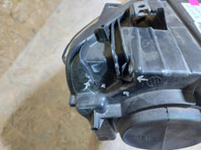 Laden Sie das Bild in den Galerie-Viewer, Frontscheinwerfer Toyota Proace City Box 73523112 Rechts Scheinwerfer Headlight SCH6298586409cx