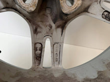 Laden Sie das Bild in den Galerie-Viewer, 1x Alufelge 18 Zoll 98736213700 Porsche Boxster Cayman 987 Rim Wheel FEL7296290602hk