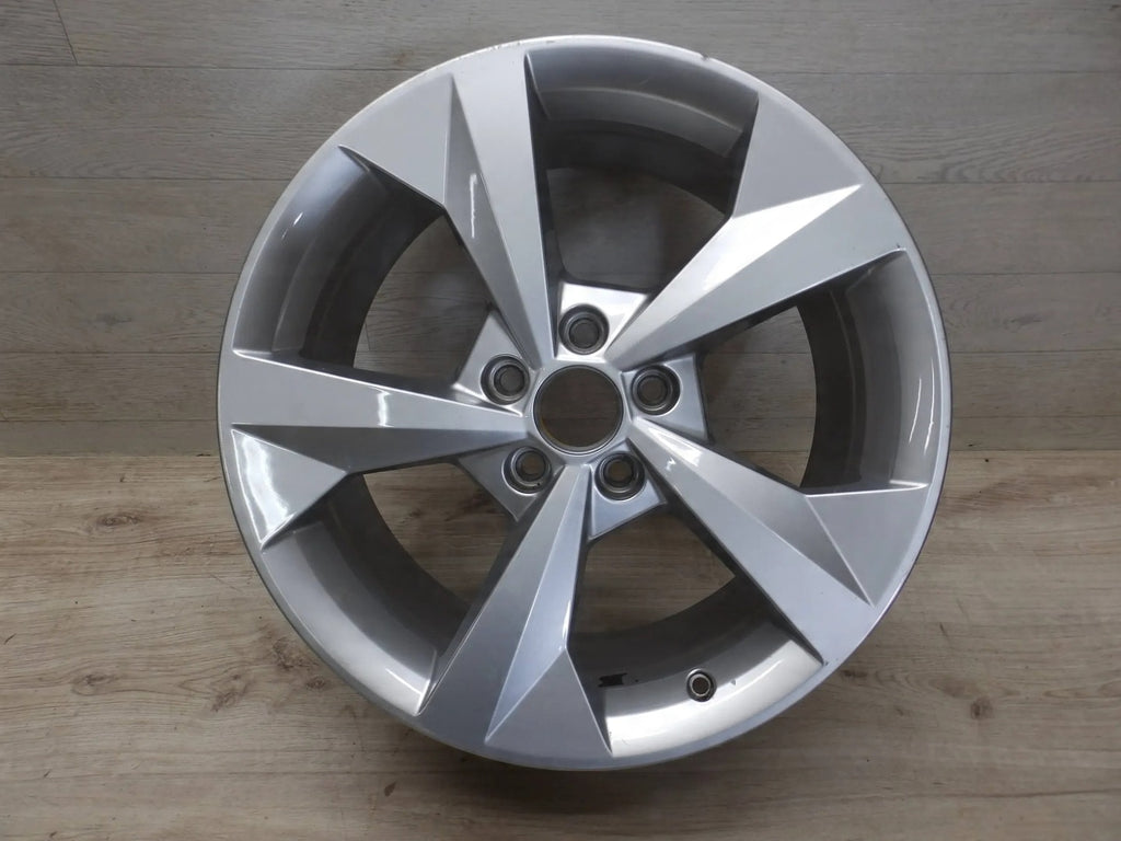 1x Alufelge 18 Zoll 8.0" 5x112 46ET Glanz Silber 8Y0601025CP Audi A3 Rim Wheel