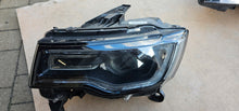 Laden Sie das Bild in den Galerie-Viewer, Frontscheinwerfer Jeep Grand Cherokee Wk2 68266651AH Links Headlight SCH6974924796fg
