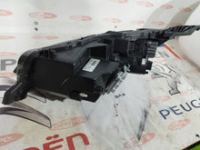 Laden Sie das Bild in den Galerie-Viewer, Frontscheinwerfer Mazda Cx-3 2008 208 II 1682772380 Full LED Rechts Headlight