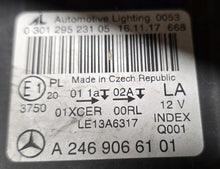 Laden Sie das Bild in den Galerie-Viewer, Frontscheinwerfer Mercedes-Benz W246 A2469067001 LED Ein Satz Headlight SCH2526574793hi