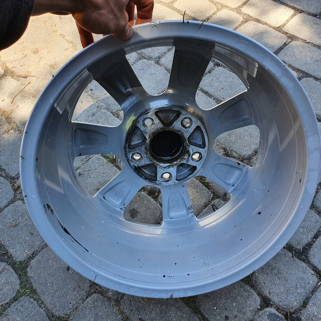 1x Alufelge 17 Zoll 7.5" 5x130 55ET Glanz Silber 7L6601025F Vw Rim Wheel