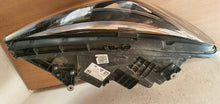 Laden Sie das Bild in den Galerie-Viewer, Frontscheinwerfer Mercedes-Benz W247 A2479062603 LED Rechts Headlight