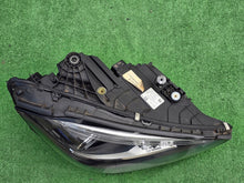 Laden Sie das Bild in den Galerie-Viewer, Frontscheinwerfer Mercedes-Benz W206 A2069063003 Full LED Rechts Headlight SCH8636928287bt