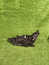 Load image into Gallery viewer, Frontscheinwerfer Honda Cr-V III CSC29000 Rechts Scheinwerfer Headlight SCH1648467382nb