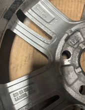 Load image into Gallery viewer, 1x Alufelge 16 Zoll 6.5" 5x112 50ET Glanz Silber 5K0601025AH VW Golf Rim Wheel FEL9698407884kp