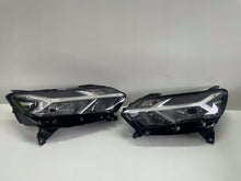Load image into Gallery viewer, Frontscheinwerfer Dacia Sandero III 260101940R 260607161R Rechts oder Links