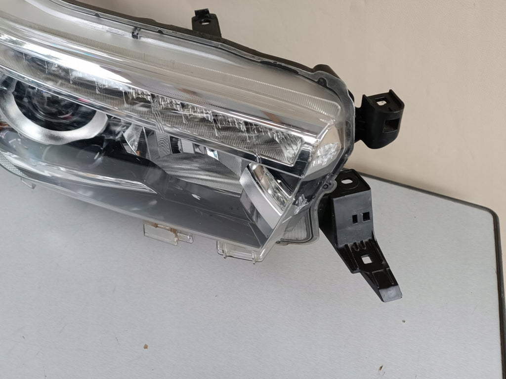 Frontscheinwerfer Toyota Hilux VIII Full LED Rechts Scheinwerfer Headlight SCH4266107423aa