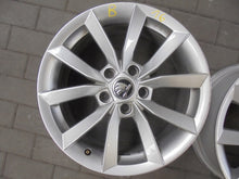 Load image into Gallery viewer, 1x Alufelge 17 Zoll 7.0&quot; 5x112 45ET Silber 5LO601025K Skoda Rim Wheel