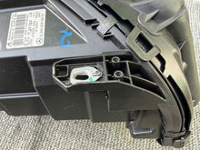 Laden Sie das Bild in den Galerie-Viewer, Frontscheinwerfer Mercedes-Benz W246 A2469066901 Links Scheinwerfer Headlight SCH6132682858kb