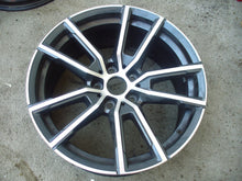 Laden Sie das Bild in den Galerie-Viewer, 1x Alufelge 18 Zoll 8.5" 5x112 40ET Glanz Graphit 6897082 BMW G21 G20 Mg FEL8089710670lv