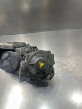 Laden Sie das Bild in den Galerie-Viewer, Frontscheinwerfer VW Touran 1T1941751A Xenon Links Scheinwerfer Headlight