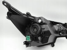 Laden Sie das Bild in den Galerie-Viewer, Frontscheinwerfer Mitsubishi Space W Star 8301D445 Ein Stück (Rechts oder Links)