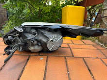 Laden Sie das Bild in den Galerie-Viewer, Frontscheinwerfer Toyota Avensis 895623 Rechts Scheinwerfer Headlight SCH6848722063si