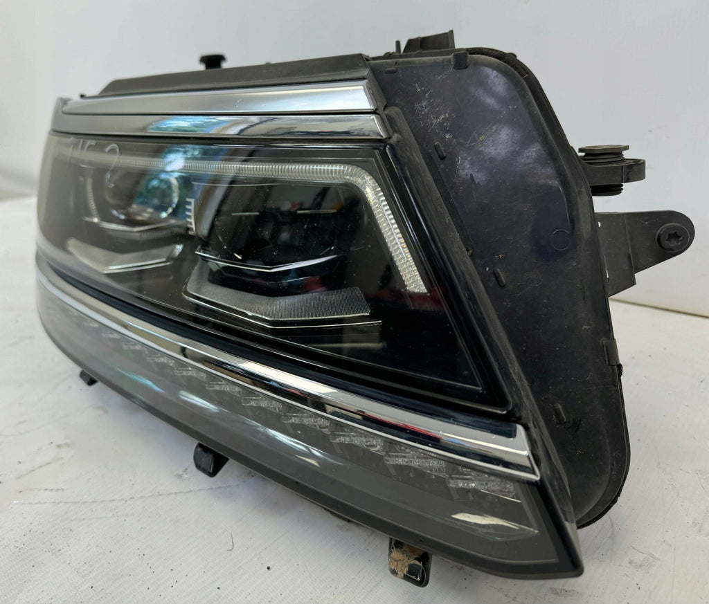 Frontscheinwerfer VW Tiguan 5NB941082A Ein Stück (Rechts oder Links) Headlight