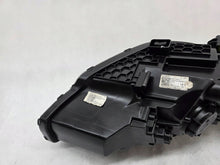 Laden Sie das Bild in den Galerie-Viewer, Frontscheinwerfer Hyundai I30 III G4921-64010 Ein Stück (Rechts oder Links)