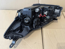 Load image into Gallery viewer, Frontscheinwerfer Toyota Yaris Rechts Scheinwerfer Headlight