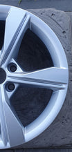 Laden Sie das Bild in den Galerie-Viewer, 1x Alufelge 17 Zoll 7.5" 5x112 38ET Glanz Silber 8W0601025EH Audi A4 Rim Wheel FEL9530588639yl